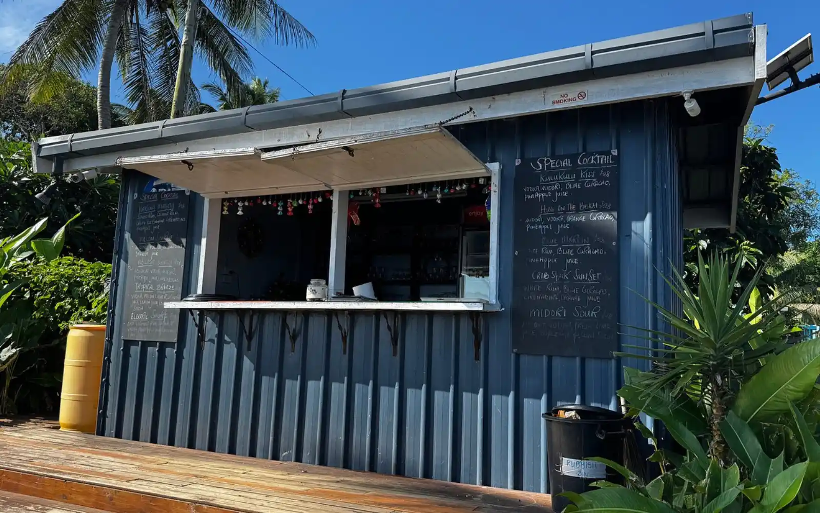 Seafood dishes at Crab Shack Fiji with a beautiful ocean view