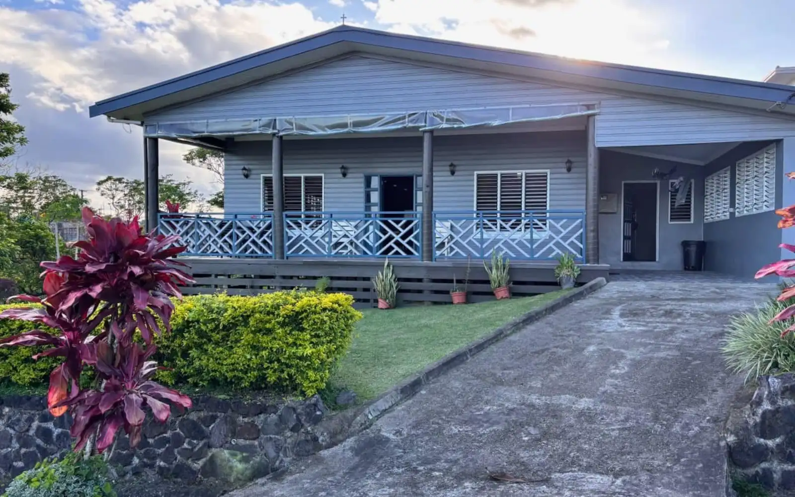 Traditional family-run homestay with guests in Sigatoka, Fiji