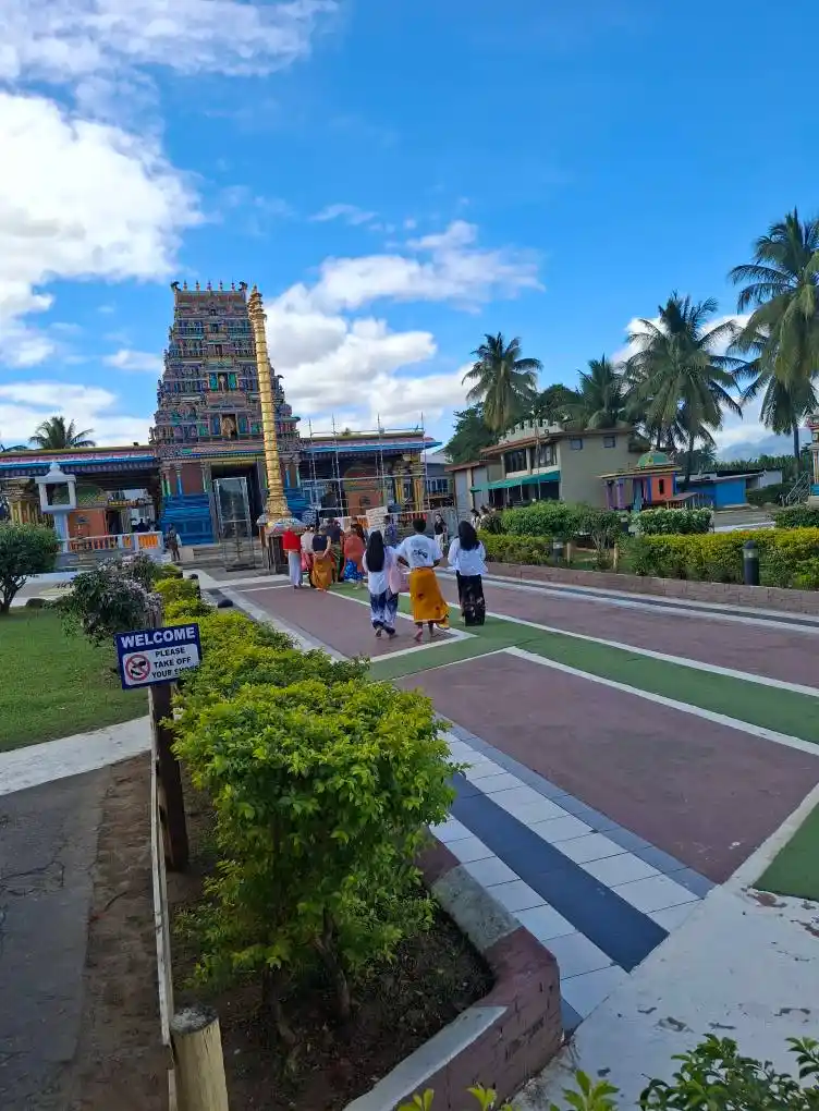 Locally Owned Airport Transfers & Tours in Nadi, Fiji 2