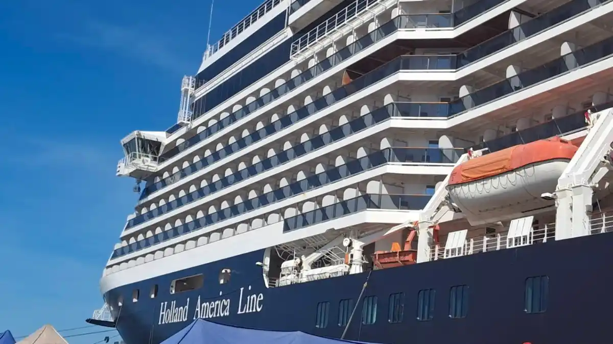 Fiji Taxi Tours & Airport Transfers in Nadi | Private Tours & Transfers Fiji 1