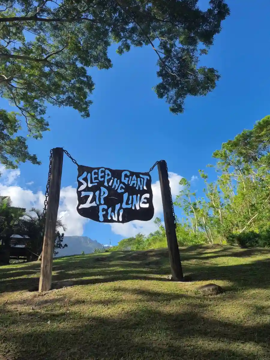Ronz Taxi Transfers & Private Tours Fiji 5