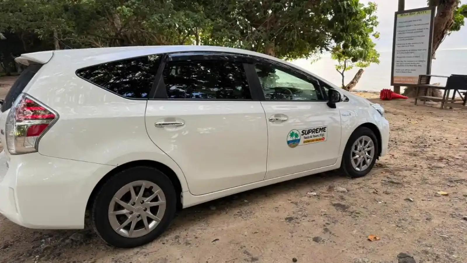 Private Airport Transfers in Nadi, Fiji | Supreme Taxis & Tours 4