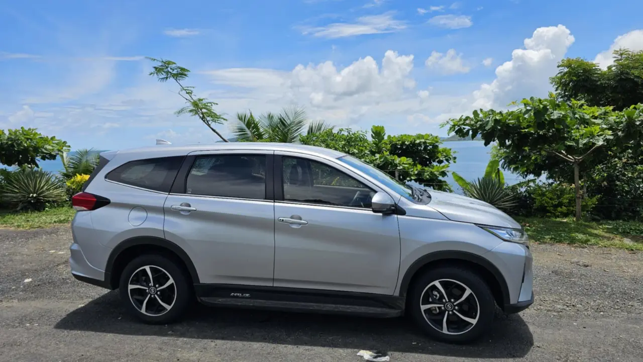 7-Seater Aruz Van Rental – Comfort and Style | 313 Rentals Fiji